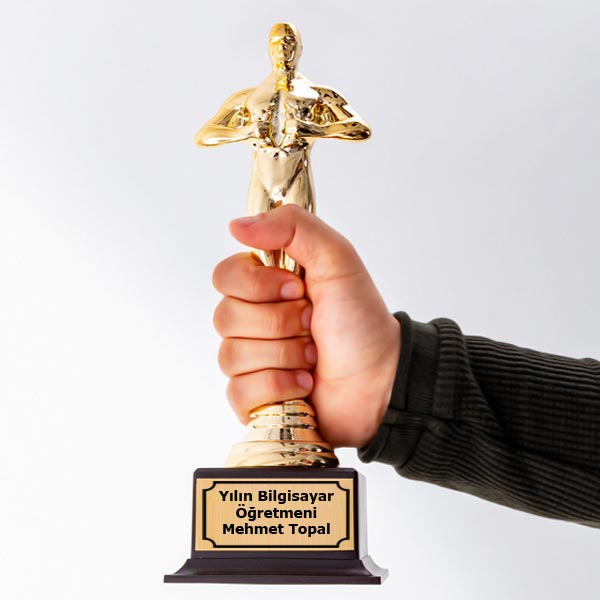 Yılın Bilgisayar Öğretmeni Oscar Ödülü Heykeli - 1